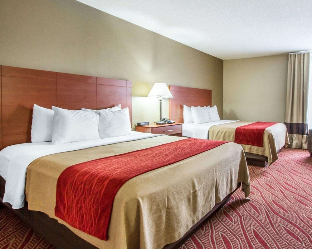 Standard Room, 2 Queen Beds, Non Smoking - Photo 2