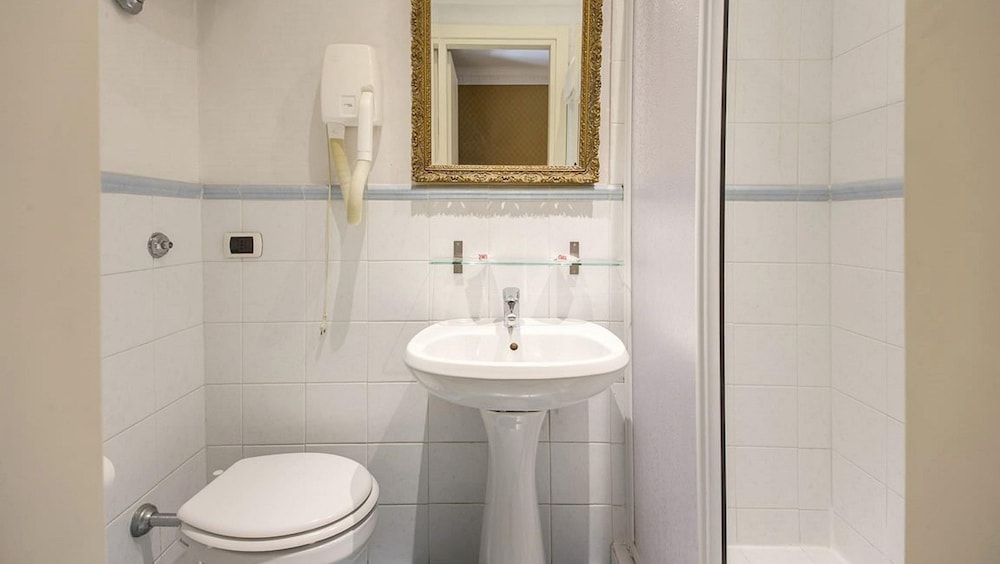 Basic Room, Non Smoking photo 3
