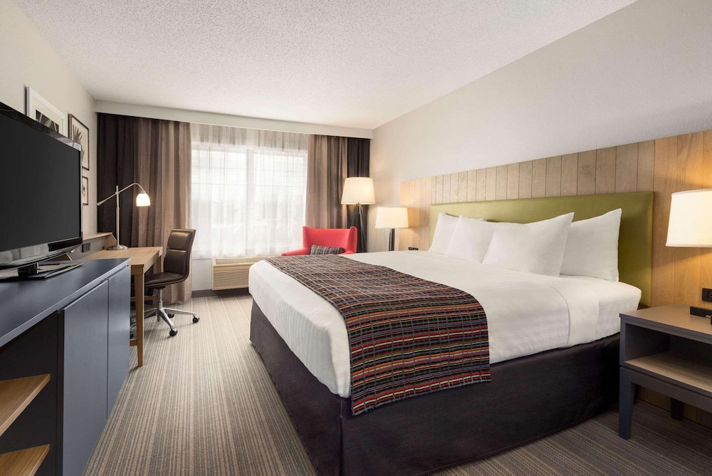 Suite, 1 King Bed, Accessible, Jetted Tub (Non-Smoking) photo 1