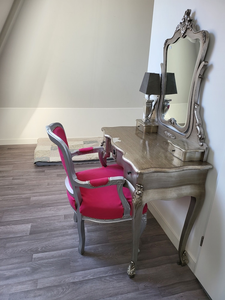 Comfort Room, 1 Bedroom, Non Smoking, Mezzanine photo 3