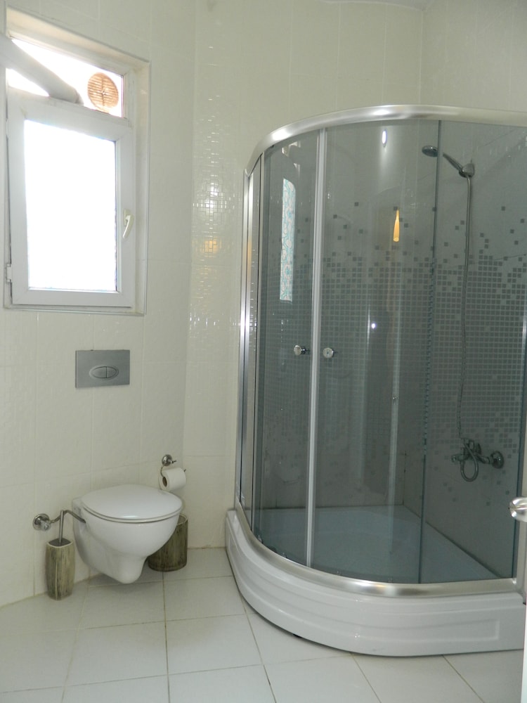 2 Bedroom Saloon with balcony photo 2