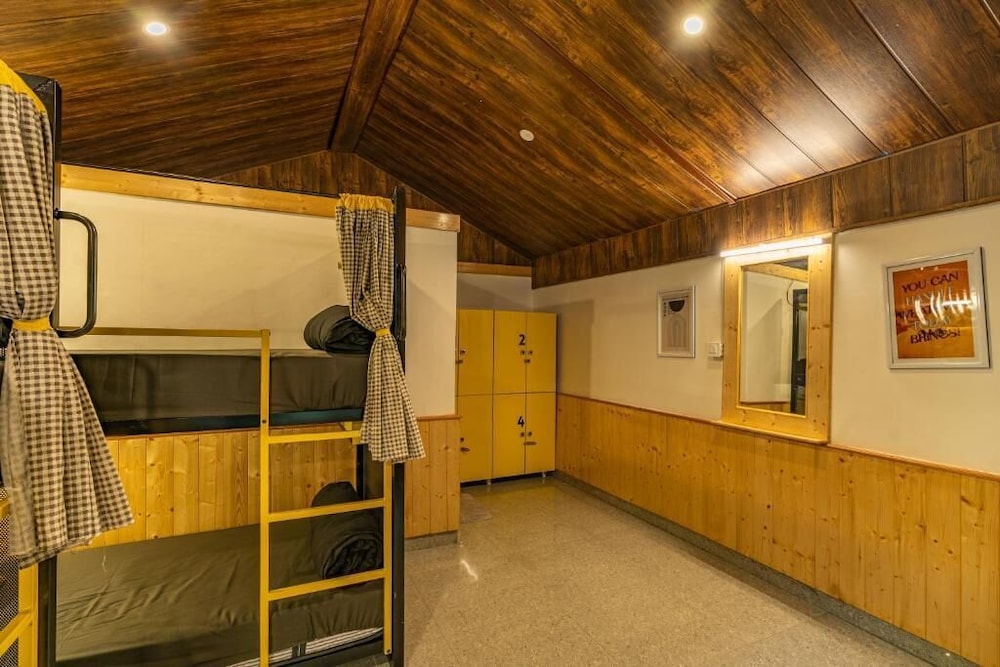 Bed in 4 Bed Mixed Dormitory photo 2