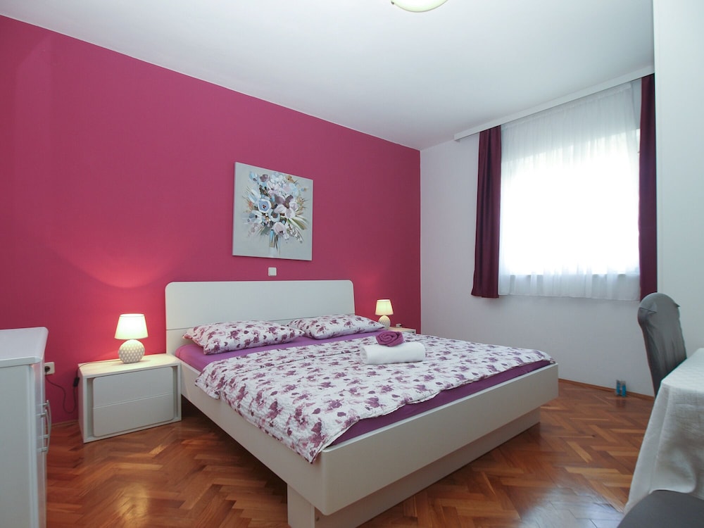 Apartment, 3 Bedrooms (770/1797)