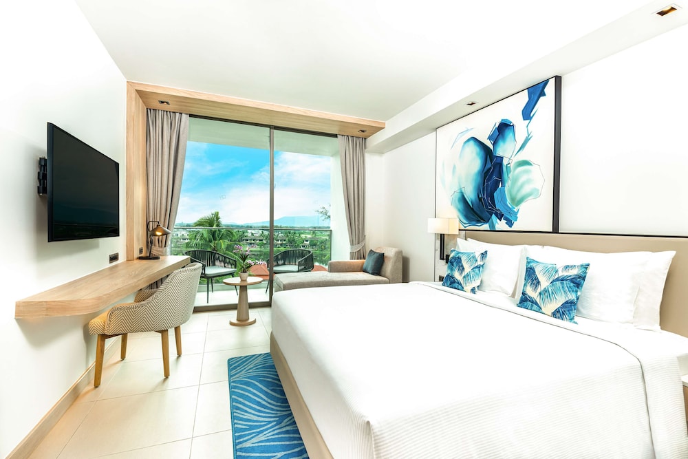 Premium Room, 1 King Bed, Balcony