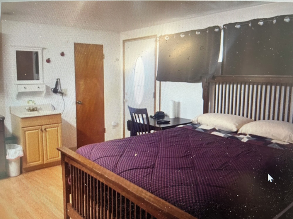 Single Room, 1 Queen Bed