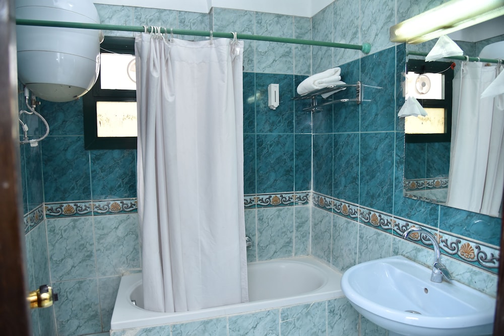 Triple Room, 1 Bedroom, Smoking