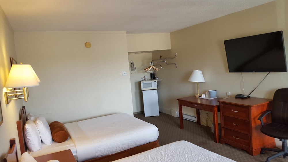 Room, 2 Queen Beds - Photo 2
