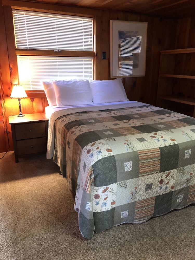 Chalet, 3 Bedrooms, Lake View photo 1
