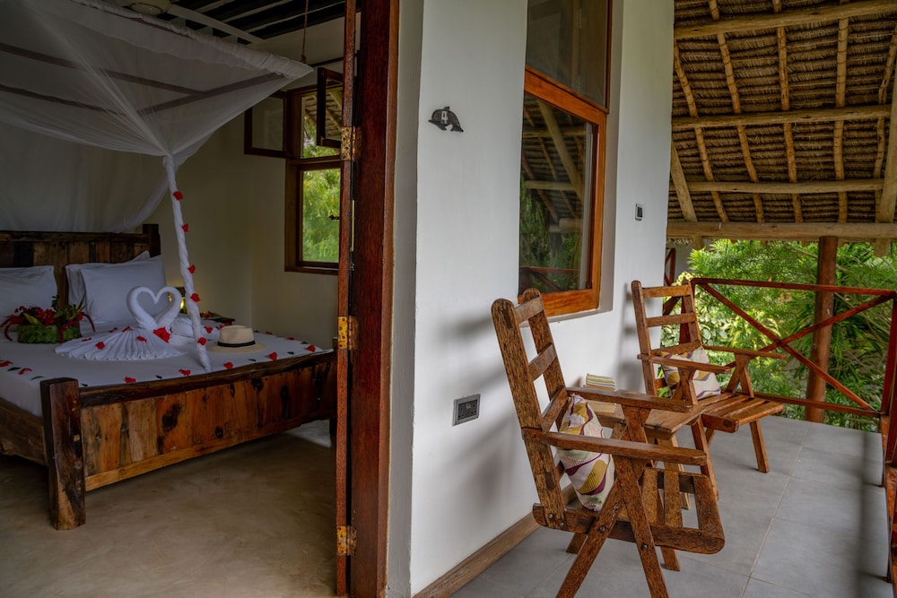 Standard Double Room, Pool View photo 1