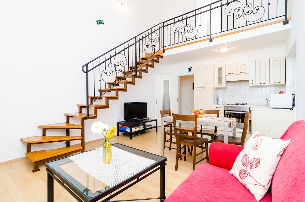 City Apartment, 1 Bedroom, Balcony (A1) photo 3