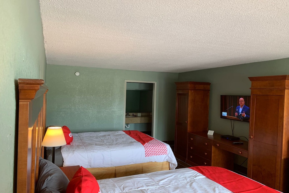 Room, 2 Double Beds - Photo 2