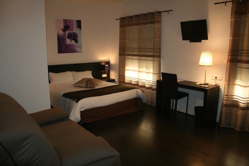 Family Room, 1 Queen Bed with Sofa bed