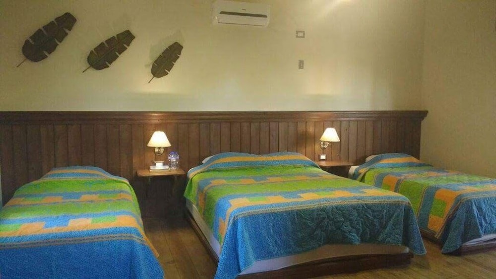 Deluxe Quadruple Room, Balcony, Lake View photo 2