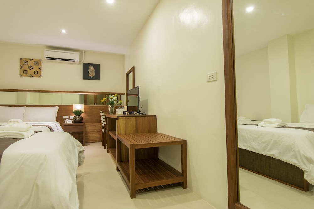 Deluxe Queen Room photo 3