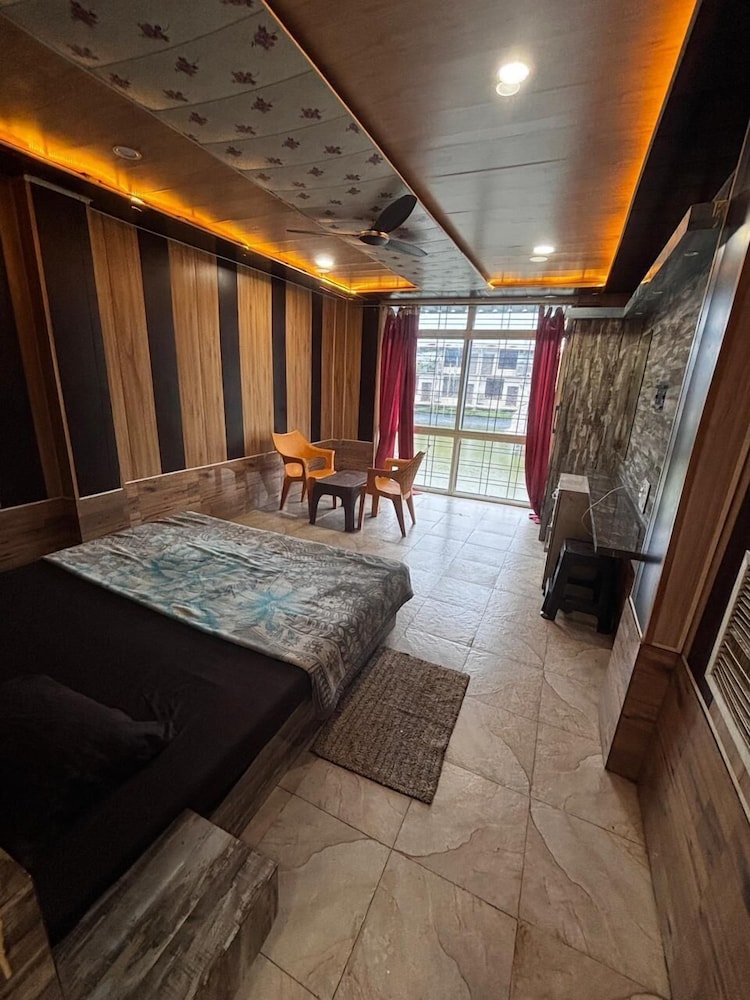 Standard Double Room, Lake View photo 1