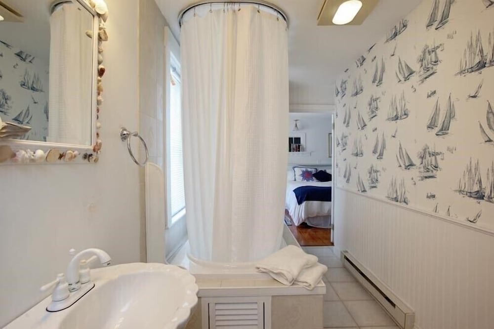 Comfort Room, 1 Bedroom, Non Smoking (Mermaid) photo 2