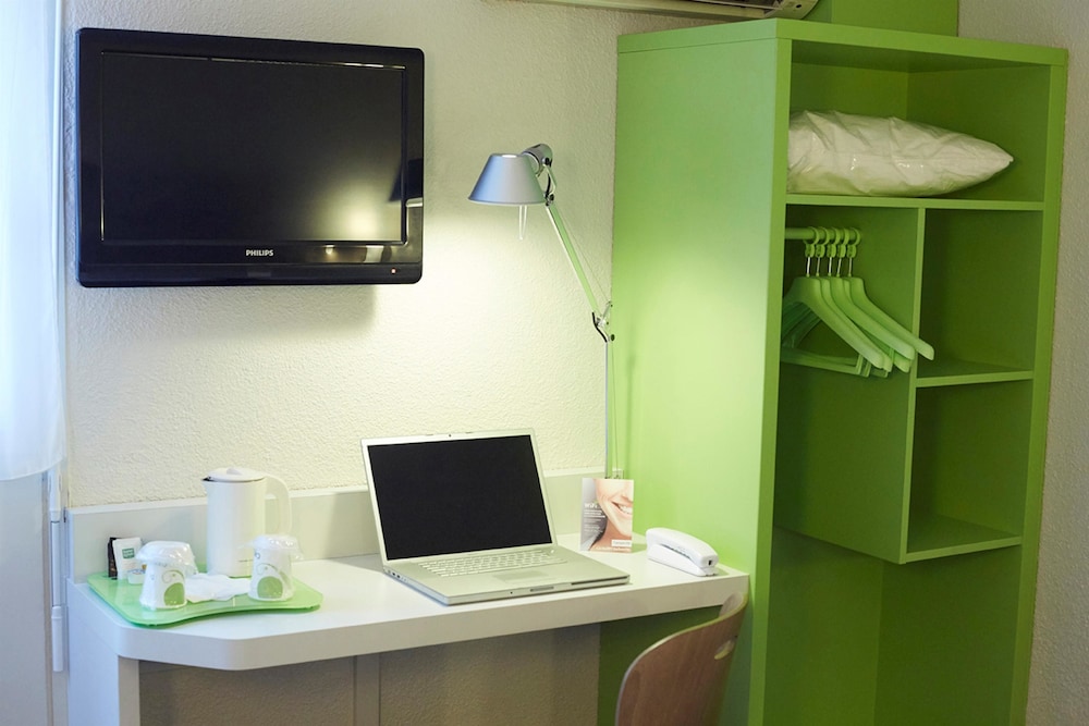 Next Generation, Room, 2 Twin Beds photo 3