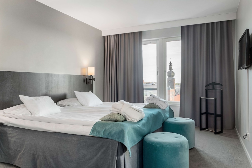 Exclusive Suite, 1 King Bed, Non Smoking (Larger Room) - Photo 7