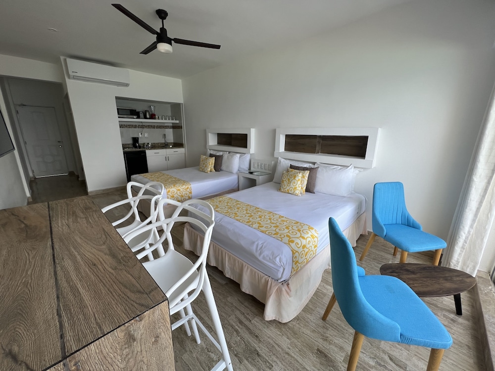 Luxury Studio, Balcony, Beach View