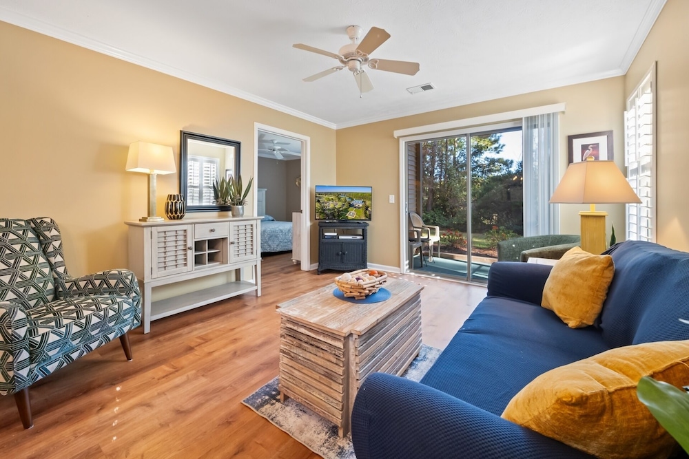 Condo, 2 Bedrooms