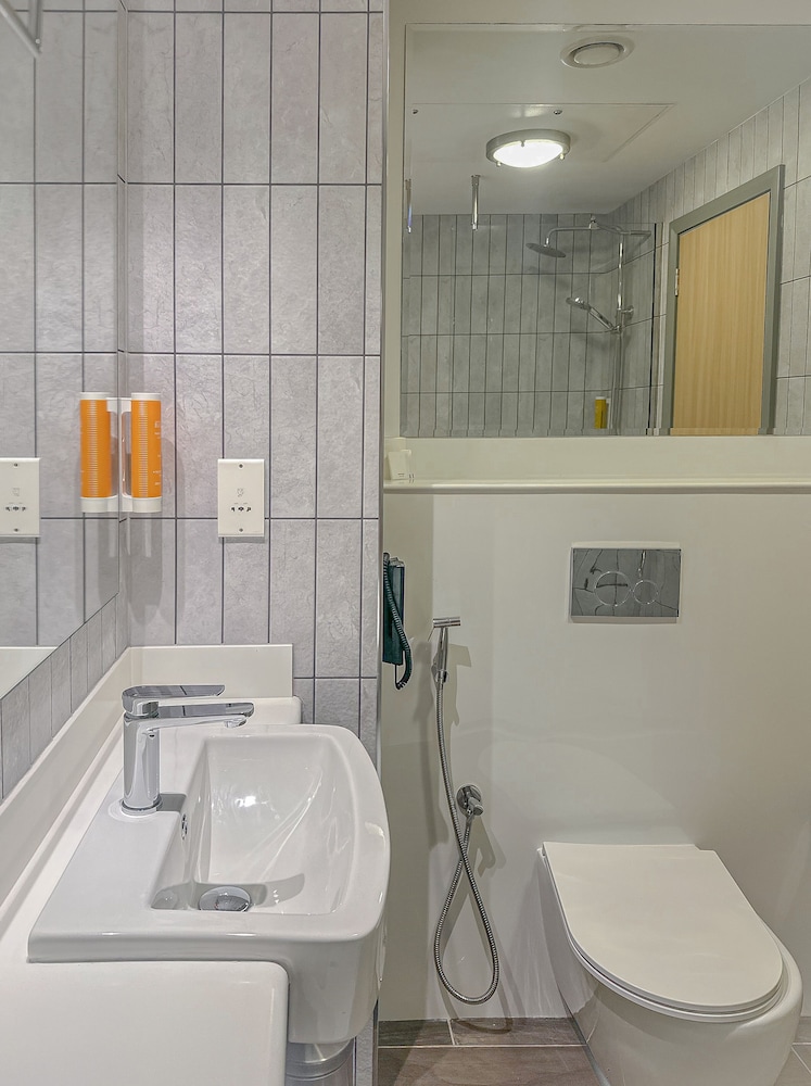 Double Room, Smoking (NewStyle-Free DXB Shuttle 30min T3&T1) photo 3