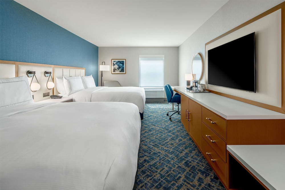 Room, 2 Queen Beds, Accessible Bathtub (Mobility & Hearing) - Photo 2
