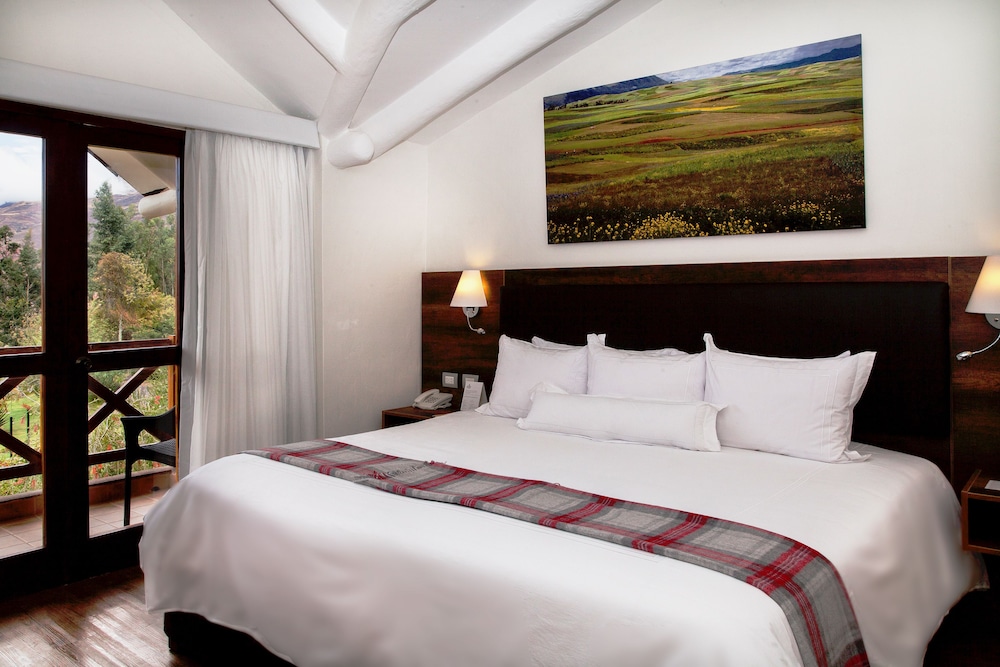 Suite, 1 King Bed - Photo 4