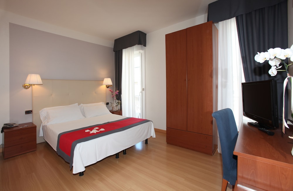 Double Room - Photo 5