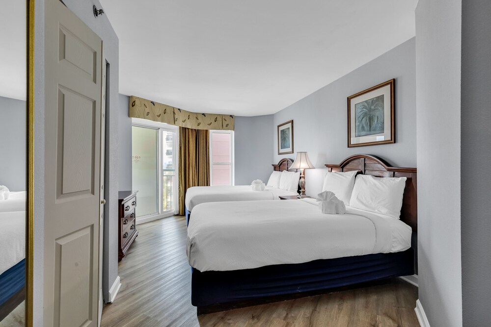 Signature Condo, 2 Bedrooms, Balcony, Beach View photo 2