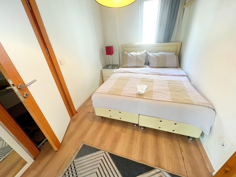 Deluxe Double Room, 1 King Bed photo 2