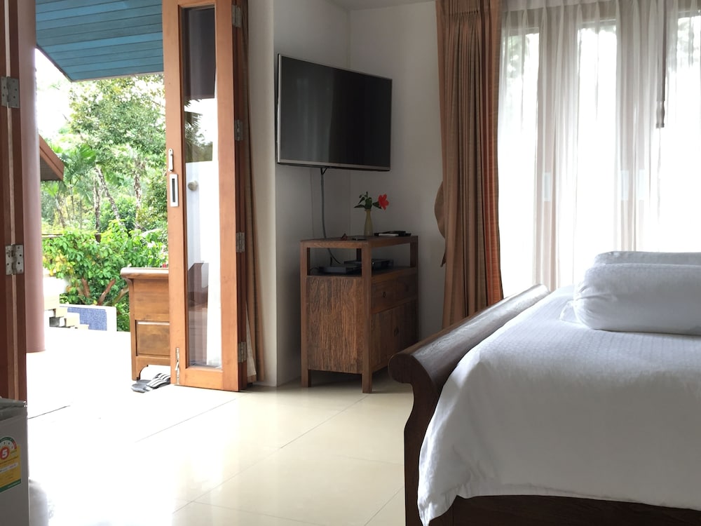 4 Bedroom Villa with Private Pool