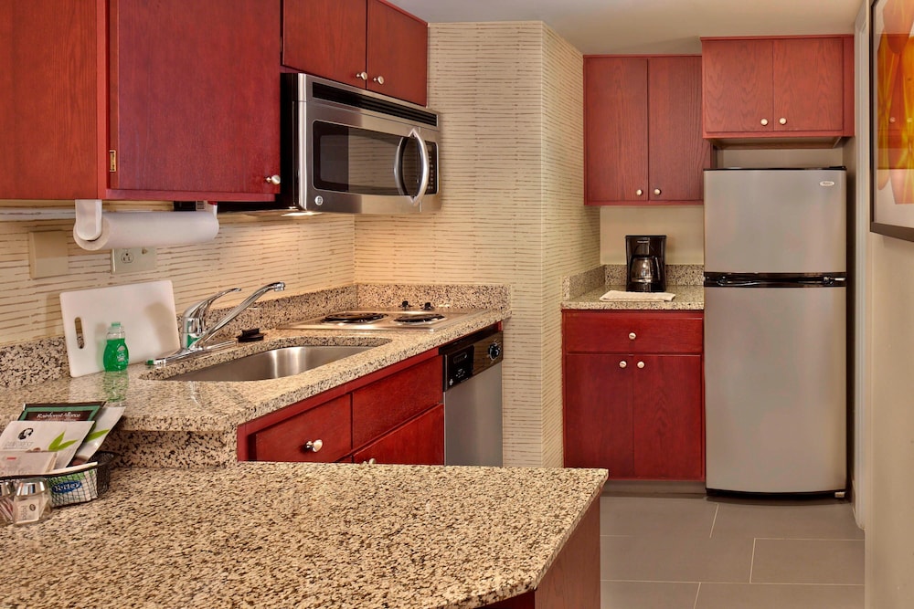 Suite, 1 Bedroom, Non Smoking, No View (Mobility Accessible, Transfer Shower) photo 3
