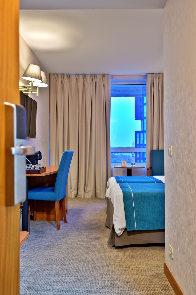 Business Room, 2 Twin Beds, Non Smoking photo 3