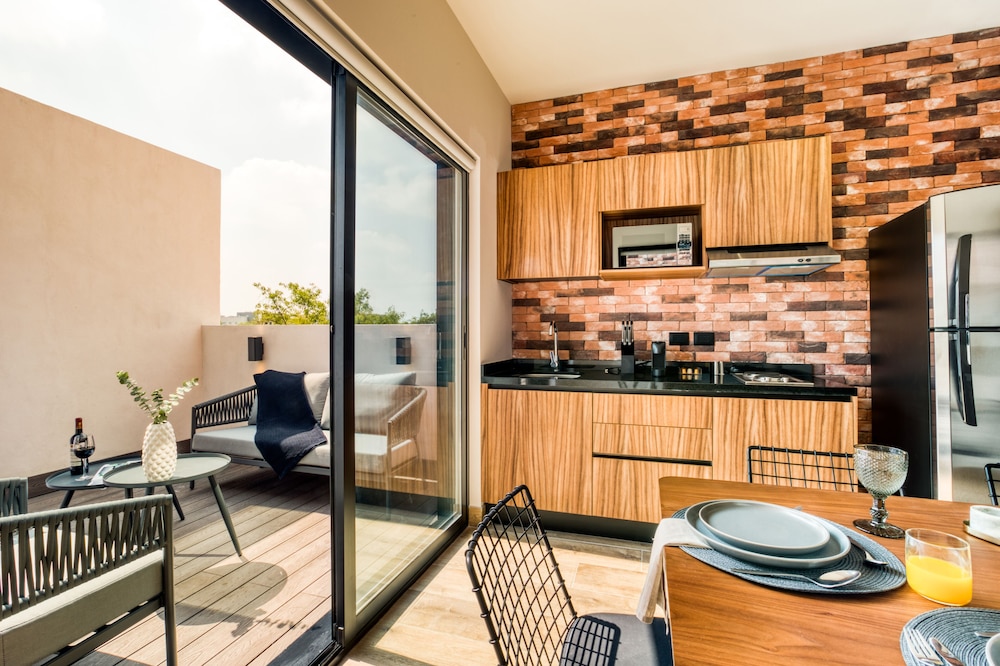 Penthouse with a Private Terrace - Photo 4