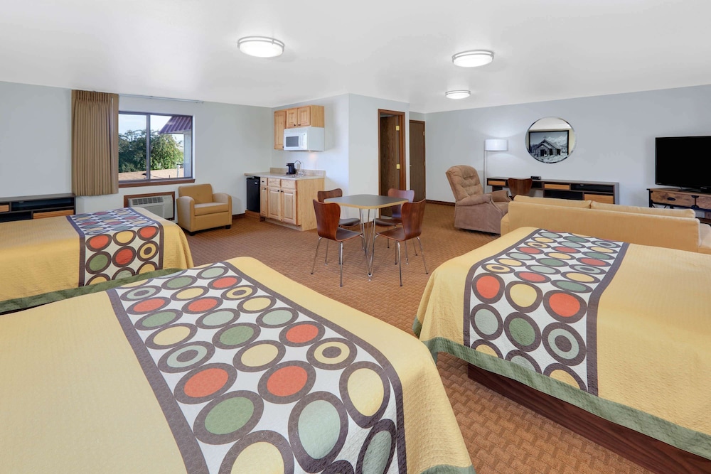 Suite, Multiple Beds, Non Smoking, Microwave - Photo 1