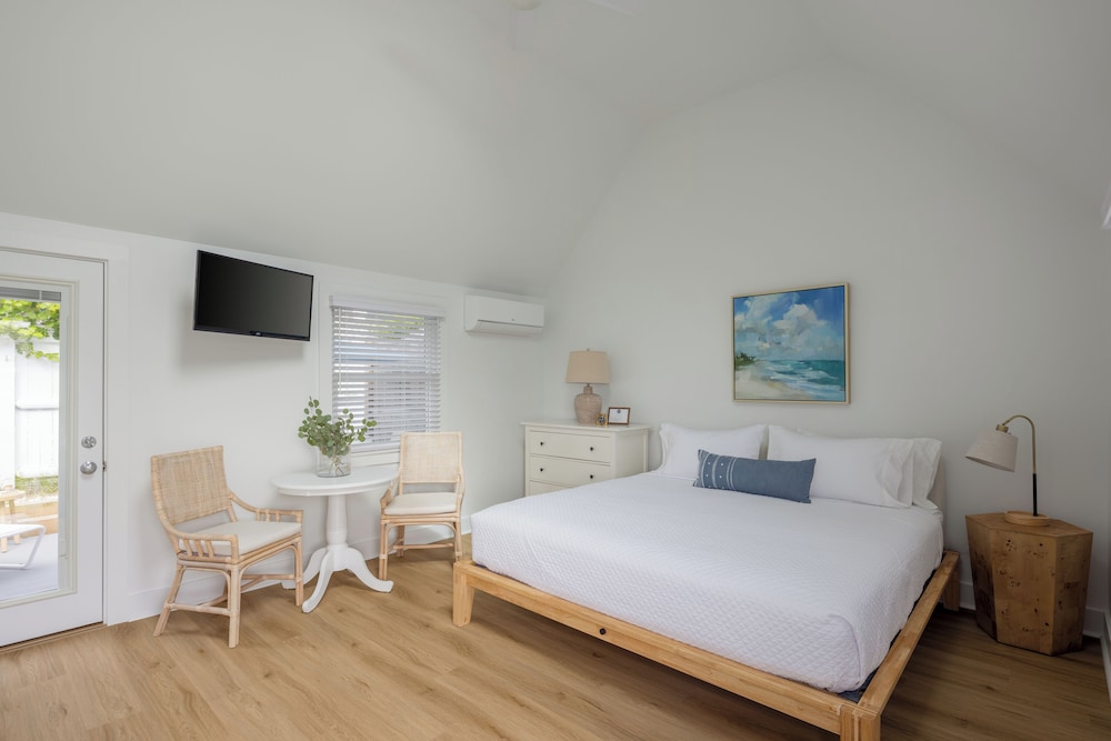 Superior Double Room, 1 King Bed, Courtyard View, Ground Floor