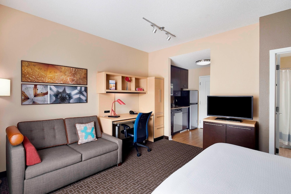 Studio Suite, 1 Queen Bed with Sofa bed - Photo 3