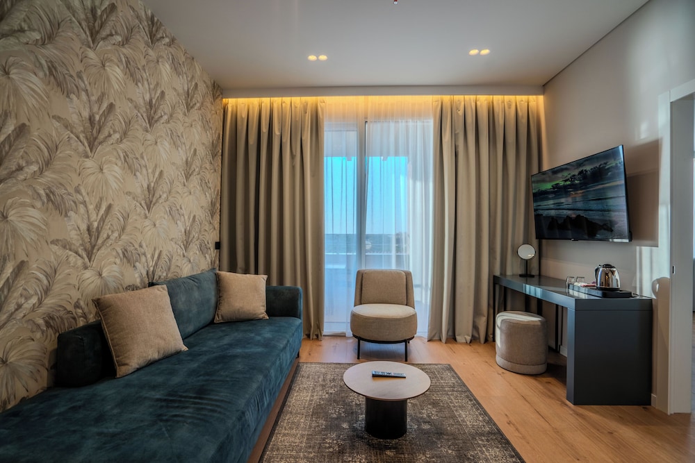 Deluxe Suite photo 3