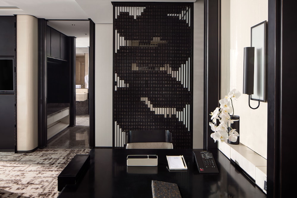 Deluxe Suite photo 2