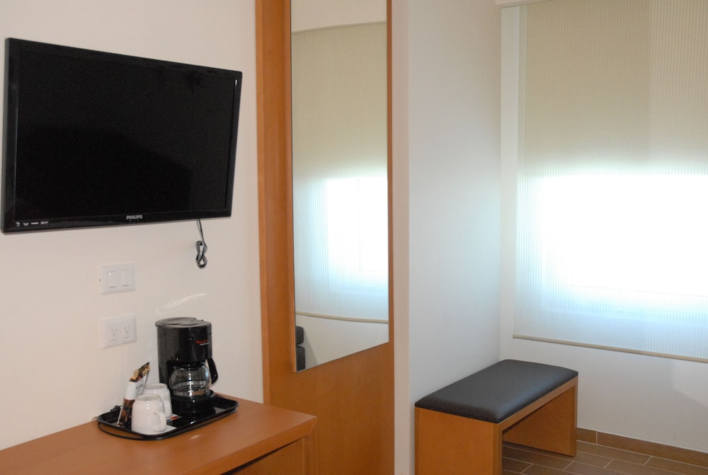 Standard Room - Photo 9