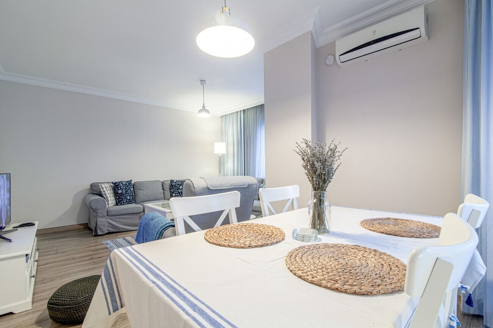 Apartment photo 2