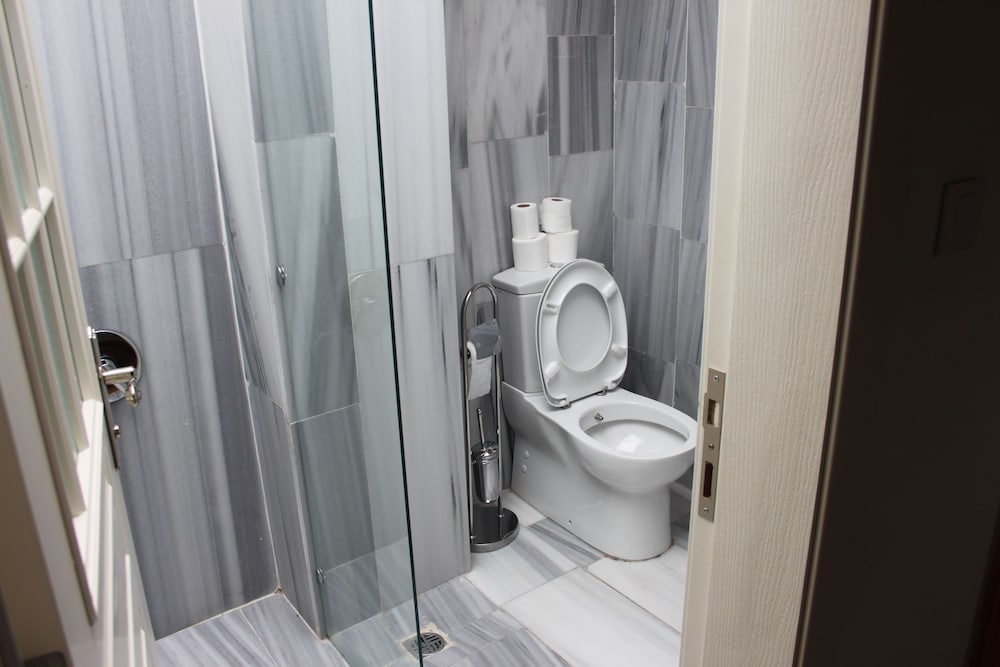 Family Room, Private Bathroom photo 3