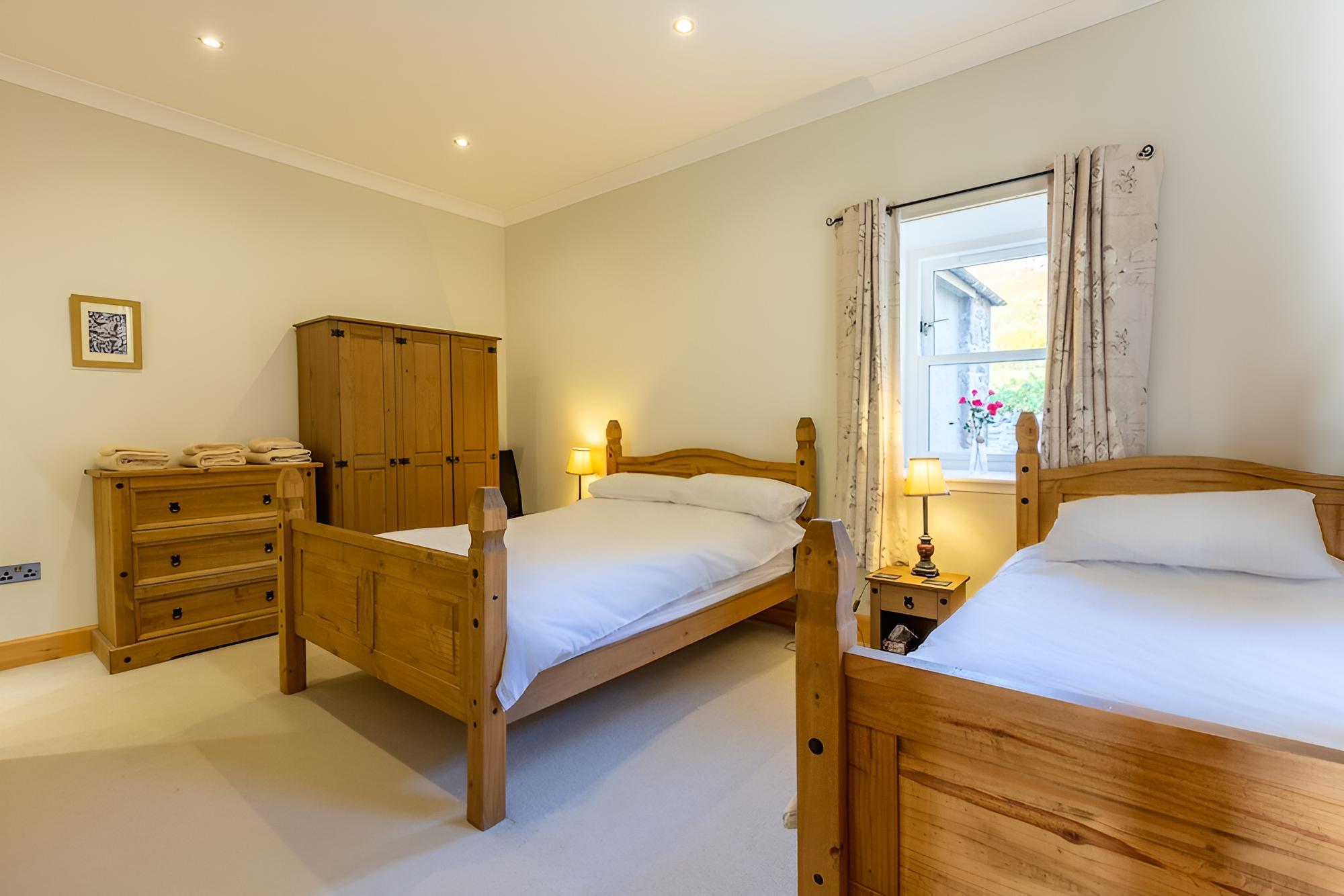 Apartment, 1 Bedroom, Valley View - Craigvinean (Pet Friendly) photo 2