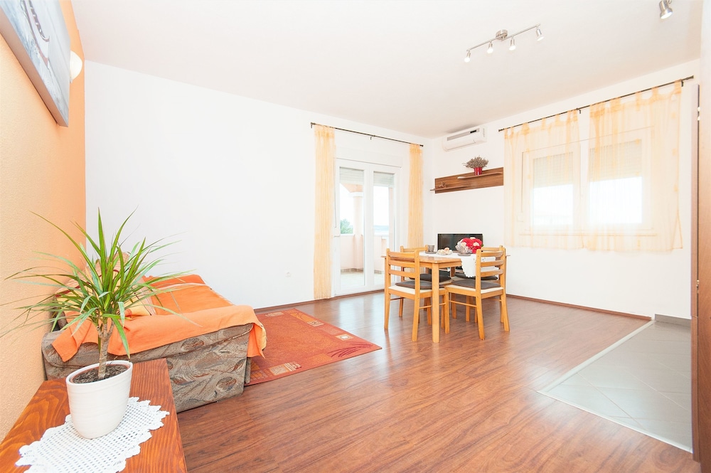 Apartment (A2) photo 1