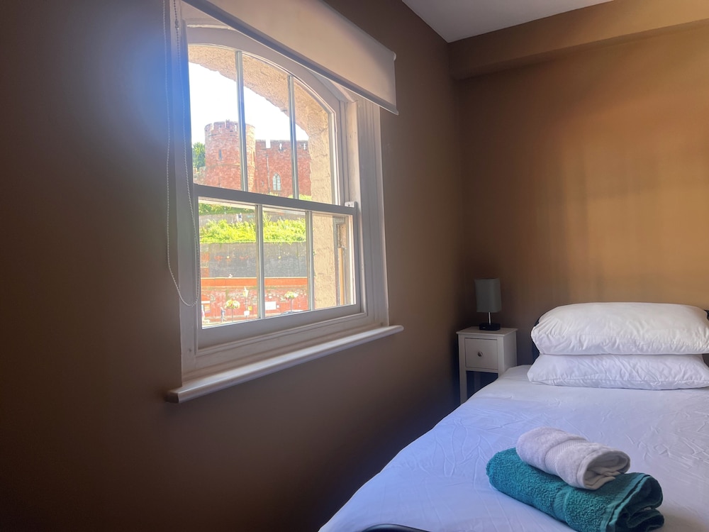 Family Triple Room, 3 Twin Beds, Ensuite, City View photo 1