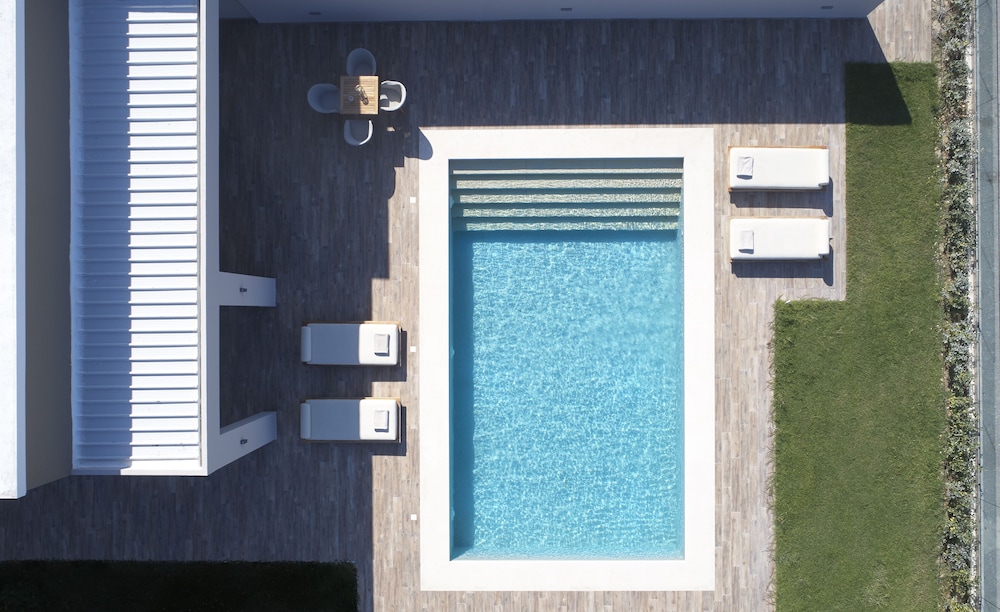 Executive Suite, Private Pool - Photo 9