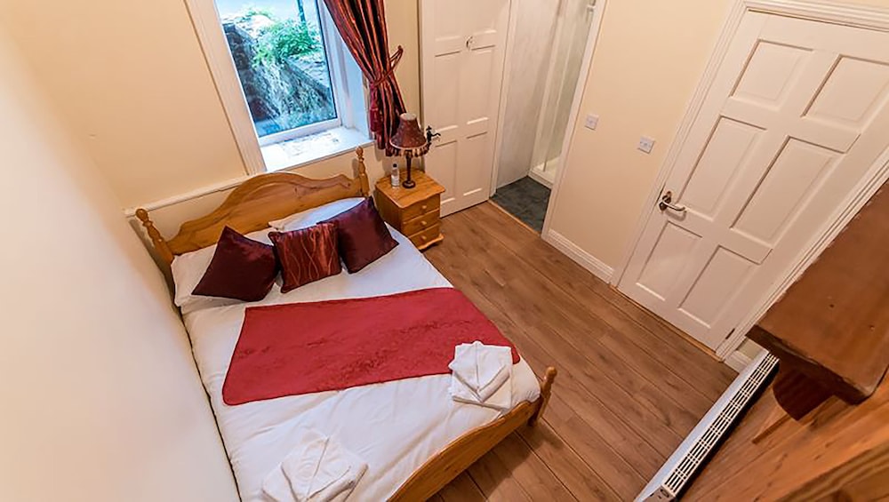 Double Room With Shared Bathroom photo 1