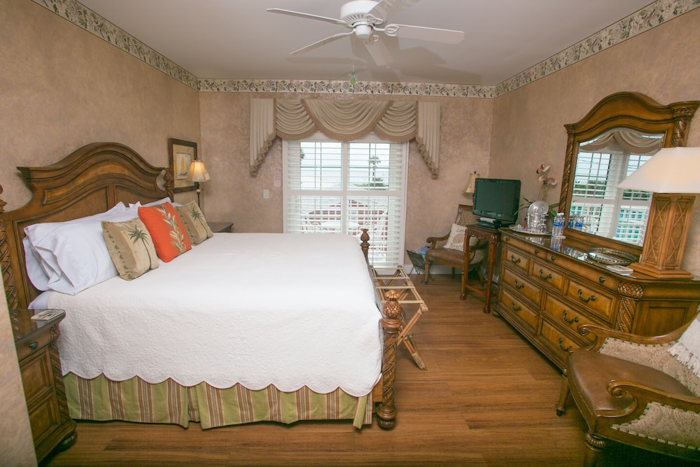 Balcony with Ocean view, 1 King bed, Spa Bath photo 2