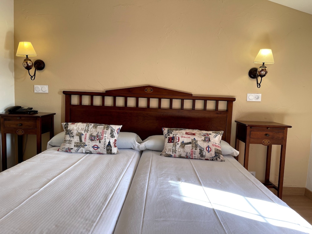 Double Room - Photo 17