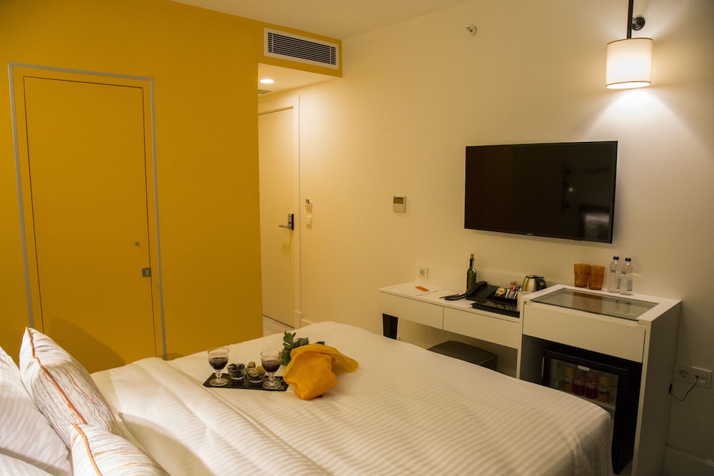 Junior Suite, 1 Queen Bed photo 3
